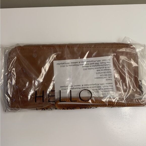 Free people distressed vegan wallet - Picture 3 of 6